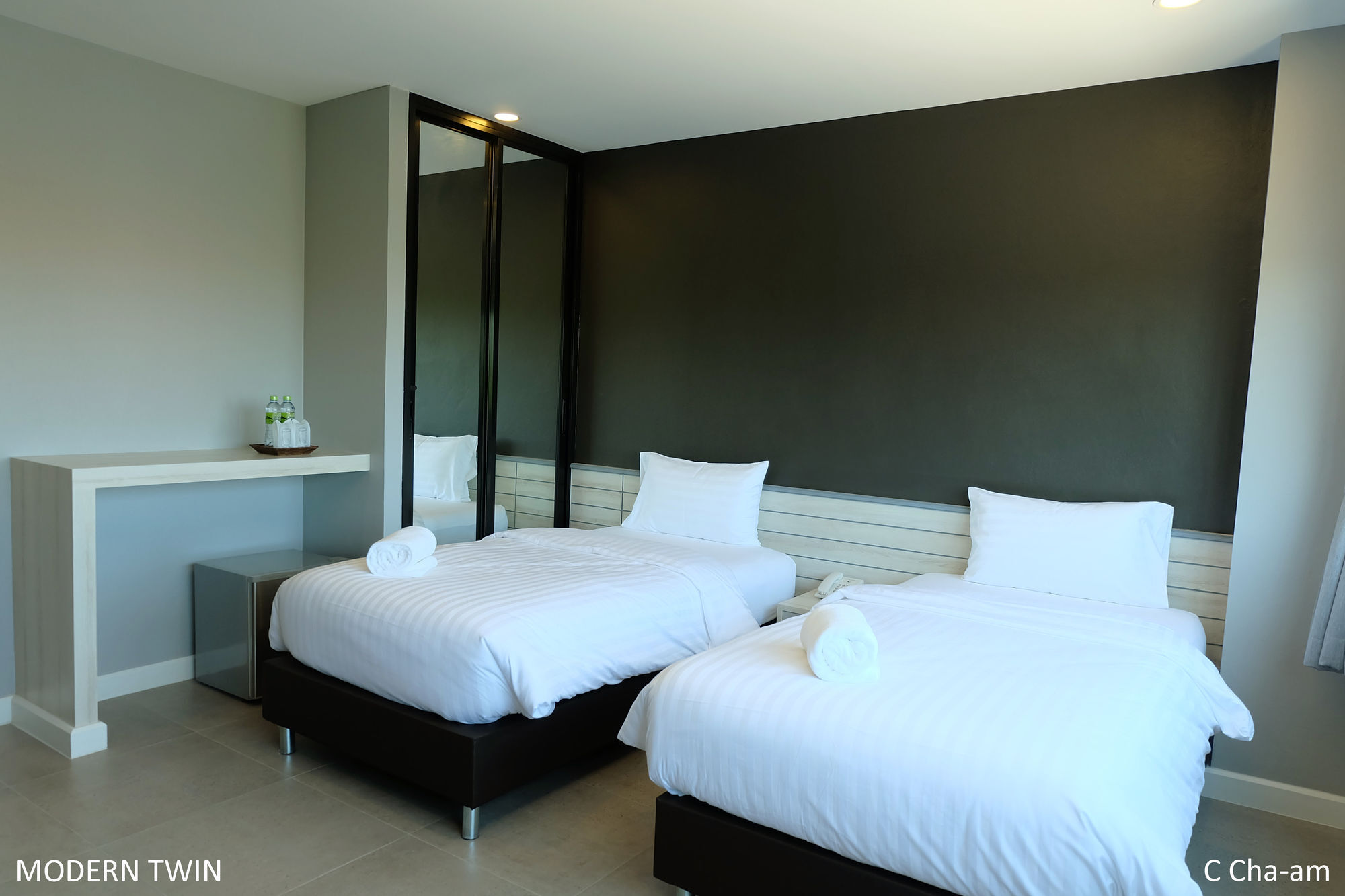 C Cha-Am Hotel エクステリア 写真