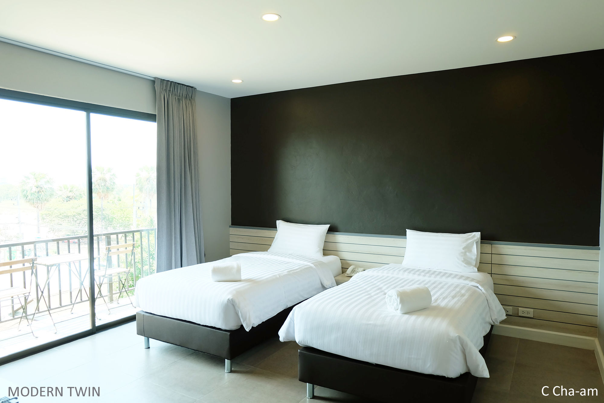 C Cha-Am Hotel エクステリア 写真