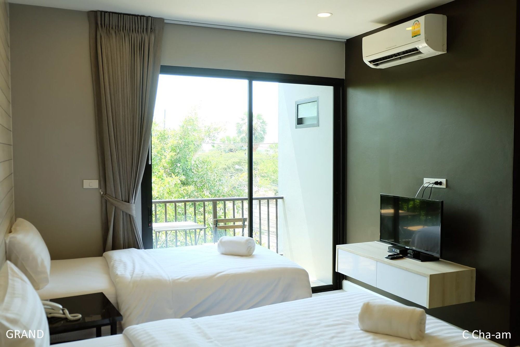 C Cha-Am Hotel エクステリア 写真