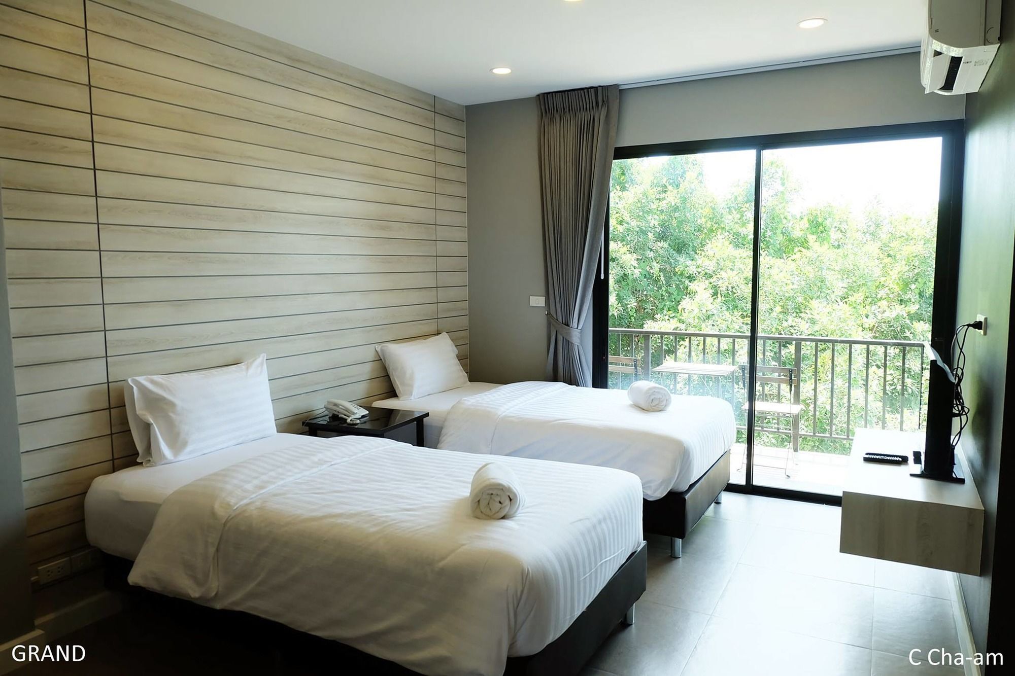 C Cha-Am Hotel エクステリア 写真