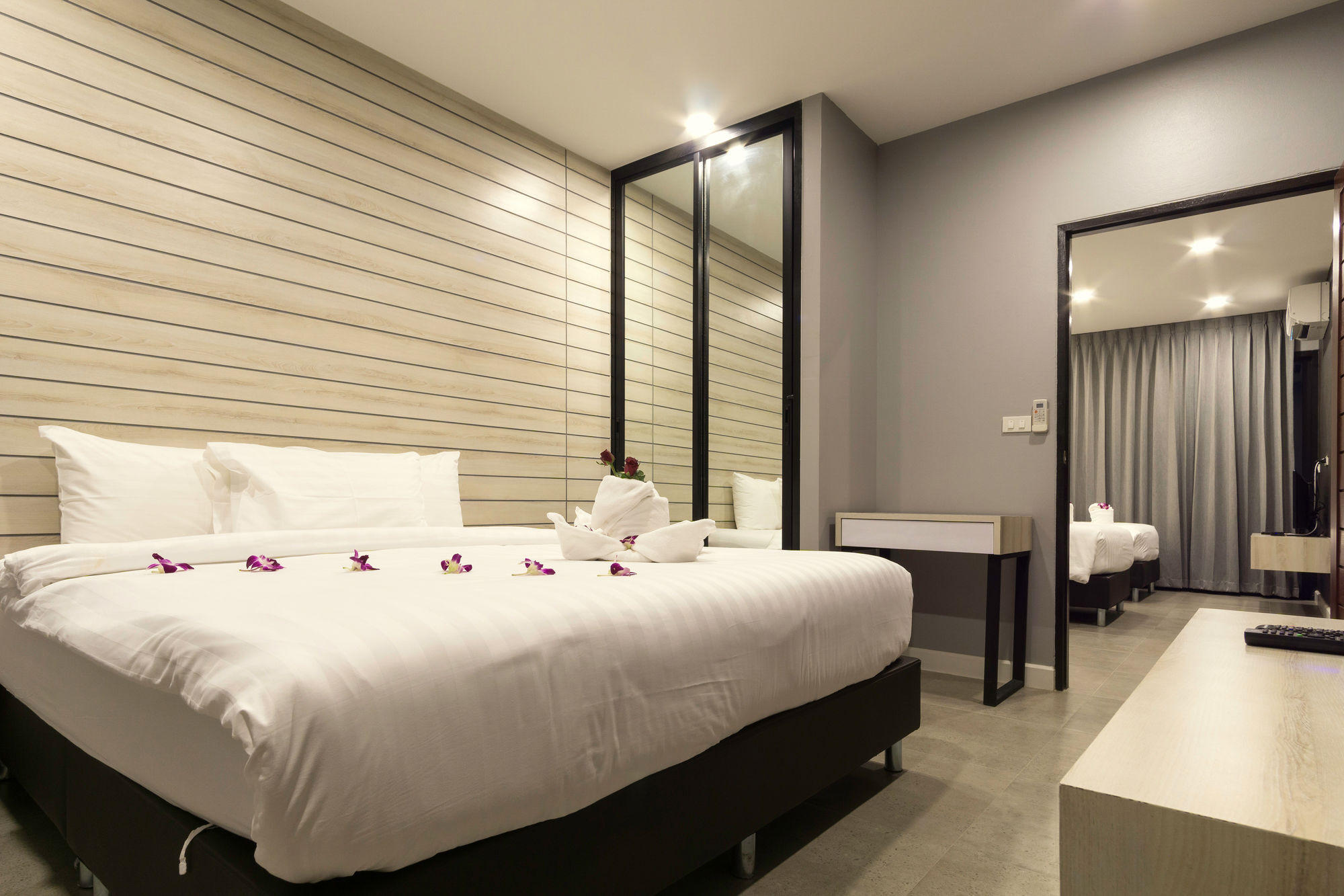 C Cha-Am Hotel エクステリア 写真